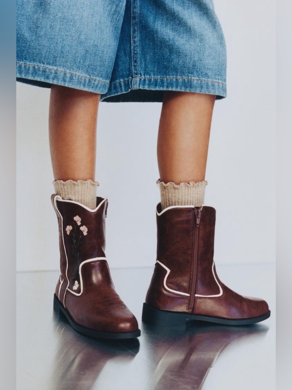 Zara embroidered ankle maroon  boots size 5.5 US, 36 EU